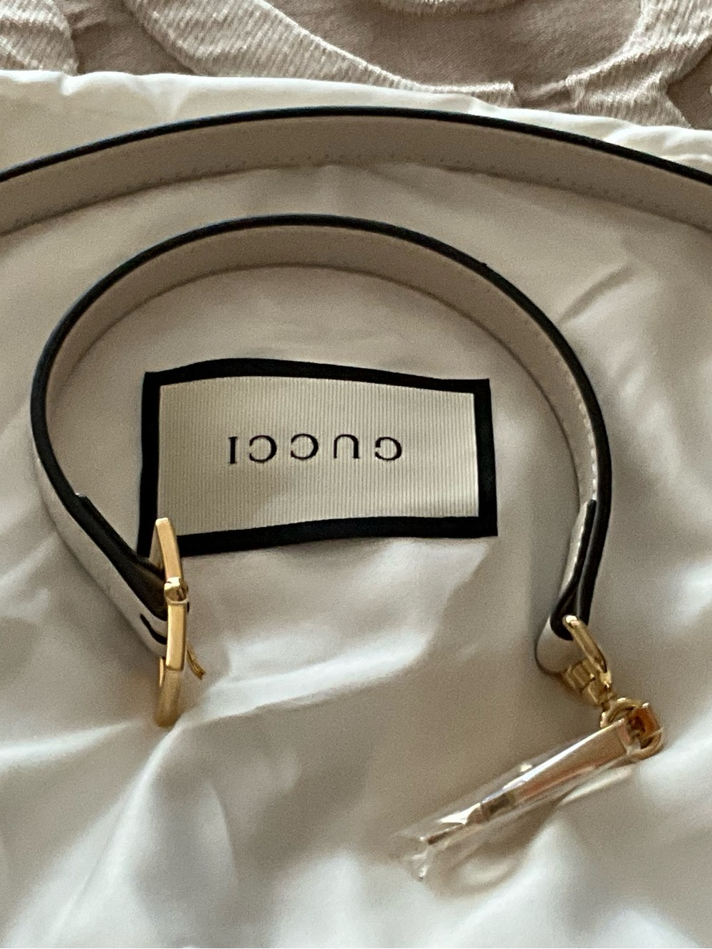 Gucci White and Black Leather adjustable Strap with Gold Hardware, - Picture 4 of 12